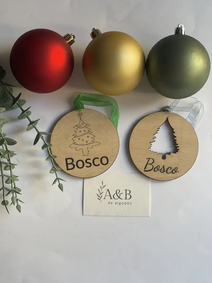 Adorno Navidad (Bola Silueta árbol y nombre) (Arbol corte, Cuerda)