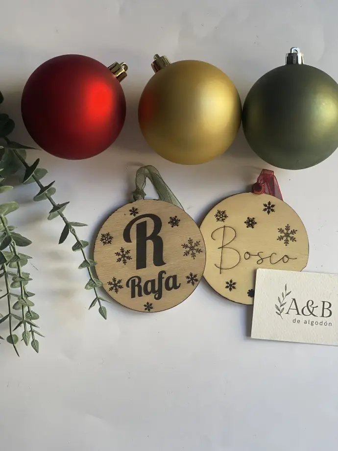 Adorno Navidad (Copos de nieve y estrella) (Copos inicial y nombre, Cuerda)