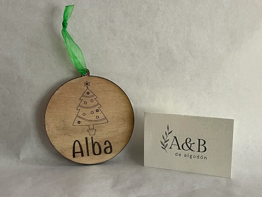 Adorno Navidad (Bola árbol grabado)