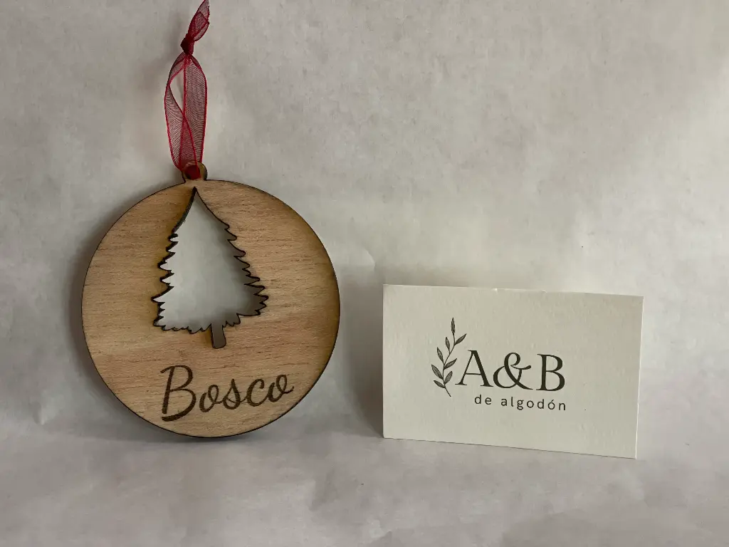 Adorno Navidad (Bola Silueta árbol y nombre)